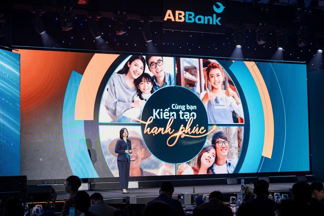 ABBank ra mắt nhận diện thương hiệu mới: Tiếp nối triết l&yacute; phụng sự kh&aacute;ch h&agrave;ng v&agrave; cộng đồng - Ảnh 1.