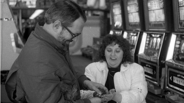 Hai lần tr&uacute;ng số độc đắc, người phụ nữ Mỹ rơi v&agrave;o bi kịch trắng tay - Ảnh 2.