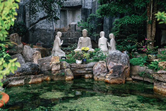 Xu&acirc;n chạm đỉnh trời N&uacute;i Cấm - Ảnh 2.