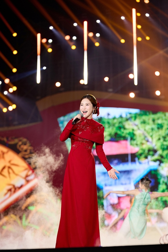 Hương Tr&agrave;m sau khi trở về Việt Nam - Ảnh 3.