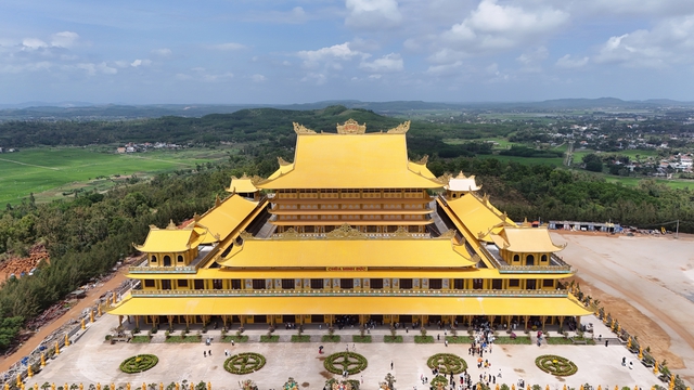 Chi&ecirc;m b&aacute;i tượng Phật Quan &Acirc;m cao nhất Đ&ocirc;ng Nam &Aacute; ở Quảng Ng&atilde;i- Ảnh 7.