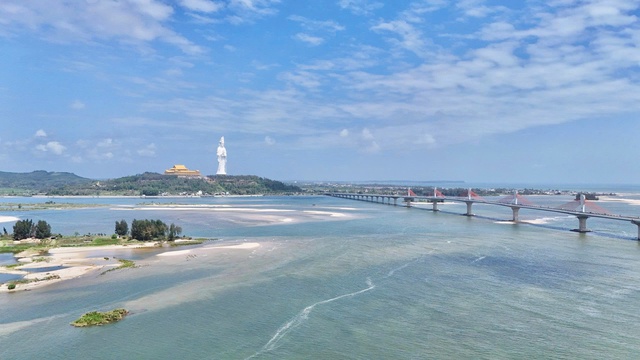 Chi&ecirc;m b&aacute;i tượng Phật Quan &Acirc;m cao nhất Đ&ocirc;ng Nam &Aacute; ở Quảng Ng&atilde;i- Ảnh 15.