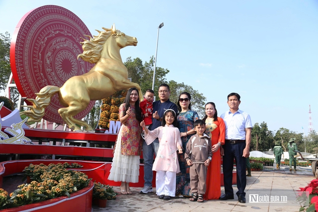 Nghệ An: Doanh thu du lịch dịp Tết ước đạt hơn 500 tỷ đồng- Ảnh 1.