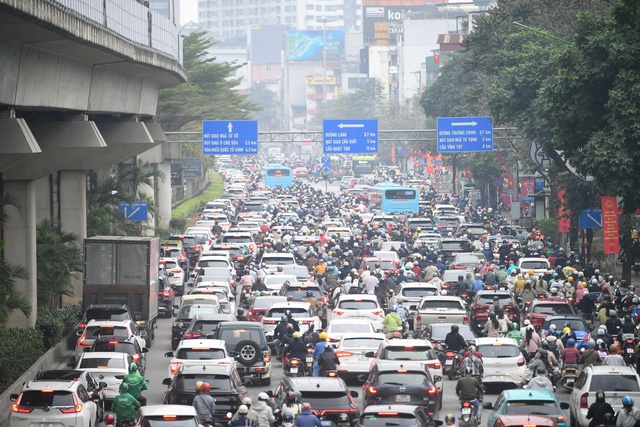 Đường H&agrave; Nội th&ocirc;ng tho&aacute;ng trong ng&agrave;y đầu l&agrave;m việc sau Tết- Ảnh 5.