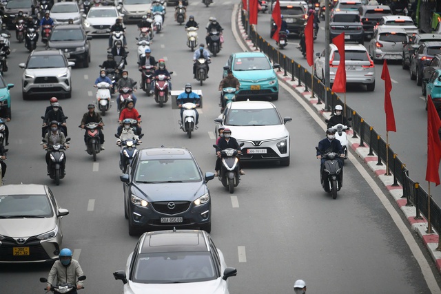 Đường H&agrave; Nội th&ocirc;ng tho&aacute;ng trong ng&agrave;y đầu l&agrave;m việc sau Tết- Ảnh 10.