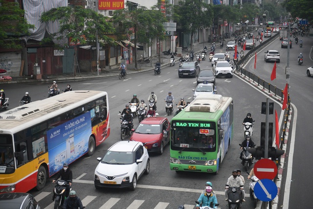 Đường H&agrave; Nội th&ocirc;ng tho&aacute;ng trong ng&agrave;y đầu l&agrave;m việc sau Tết- Ảnh 12.