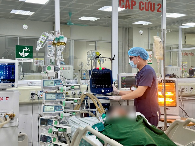 N&ocirc;n ra gần 1 l&iacute;t m&aacute;u v&igrave; kh&ocirc;ng rời rượu suốt nhiều năm- Ảnh 1.