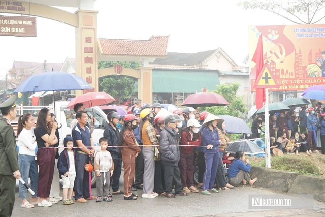 Sắc xu&acirc;n tr&ecirc;n d&ograve;ng Ng&agrave;n Phố: Lễ hội gắn kết cộng đồng sau s&aacute;p nhập- Ảnh 8.