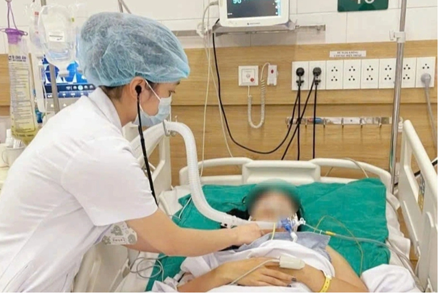 TPHCM: Một phụ nữ tử vong sau khi được 'truyền trắng da' tại nhà - Ảnh 1.