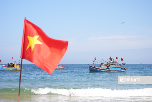 Rộn r&agrave;ng lễ hội cầu ngư 200 năm tuổi ở Nhơn L&yacute; - Ảnh 12.