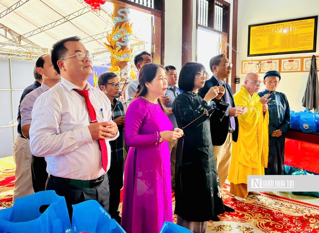 Rộn r&agrave;ng lễ hội cầu ngư 200 năm tuổi ở Nhơn L&yacute; - Ảnh 4.