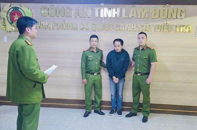 Khởi tố, bắt tạm giam cựu nhân viên công ty tài chính lừa đảo bằng chiêu hỗ trợ vay tín dụng online - Ảnh 1.