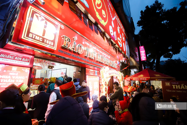 B&ecirc;n kia "cơn sốt" mua v&agrave;ng ng&agrave;y v&iacute;a Thần T&agrave;i- Ảnh 1.