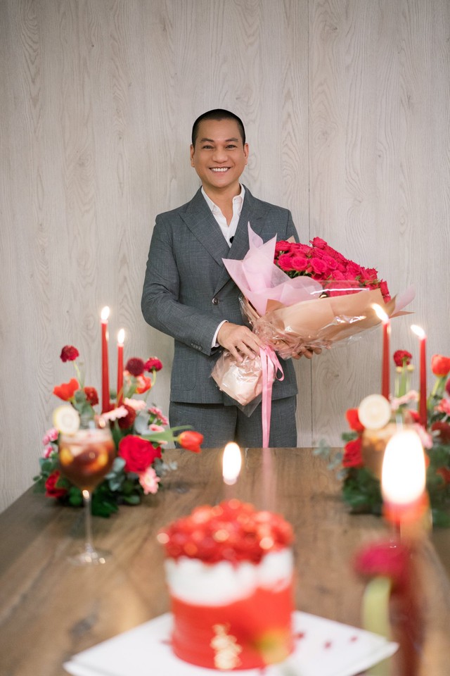 Hoa hậu Kh&aacute;nh V&acirc;n bật kh&oacute;c khi được chồng hơn 17 tuổi l&agrave;m điều đặc biệt- Ảnh 3.