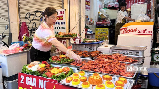 Kh&ocirc;ng chỉ v&agrave;ng, một &ldquo;thị trường t&agrave;i lộc&rdquo; &acirc;m thầm thức trắng đ&ecirc;m ng&agrave;y v&iacute;a Thần T&agrave;i- Ảnh 3.