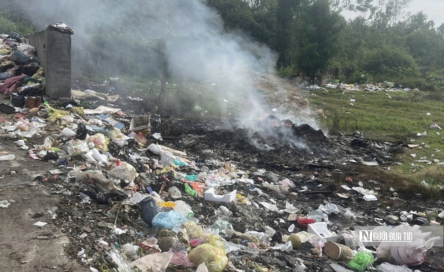 R&aacute;c thải dồn ứ sau Tết khiến cuộc sống của h&agrave;ng trăm hộ d&acirc;n bị đảo lộn- Ảnh 3.