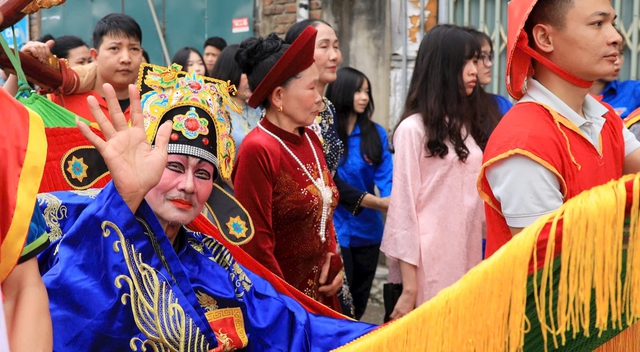 Độc đ&aacute;o nghi lễ rước &ldquo;vua, ch&uacute;a sống&rdquo; tại lễ hội Đền S&aacute;i- Ảnh 5.