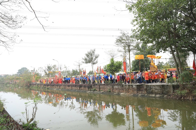 Độc đ&aacute;o nghi lễ rước &ldquo;vua, ch&uacute;a sống&rdquo; tại lễ hội Đền S&aacute;i- Ảnh 9.