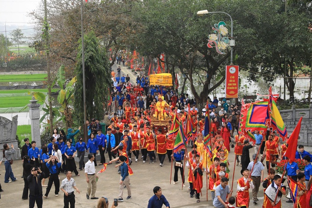 Độc đ&aacute;o nghi lễ rước &ldquo;vua, ch&uacute;a sống&rdquo; tại lễ hội Đền S&aacute;i- Ảnh 10.