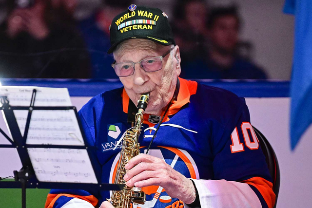 B&iacute; quyết sống thọ của cụ &ocirc;ng 104 tuổi: Cả đời m&ecirc; 3 loại thực phẩm, loại đầu bảng ở qu&ecirc; mọc um t&ugrave;m như cỏ dại - Ảnh 1.