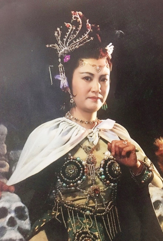 Cuộc sống k&iacute;n tiếng ở tuổi U90 của Bạch Cốt Tinh phim "T&acirc;y du k&yacute;" - Ảnh 2.