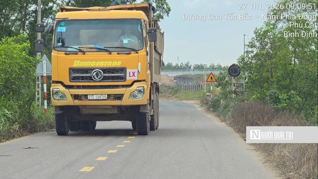 Gia Lai: Xử lý nghiêm vi phạm giao thông khi thi công dự án Cảng hàng không Phù Cát- Ảnh 4. Gia Lai: Xử lý nghiêm vi phạm giao thông khi thi công dự án Cảng hàng không Phù Cát- Ảnh 4.