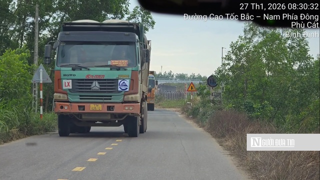 Gia Lai: Xử lý nghiêm vi phạm giao thông khi thi công dự án Cảng hàng không Phù Cát- Ảnh 2. Gia Lai: Xử lý nghiêm vi phạm giao thông khi thi công dự án Cảng hàng không Phù Cát- Ảnh 2.