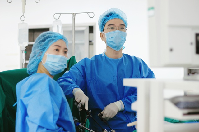 Vinmec Ph&uacute; Quốc phẫu thuật nội soi xử l&yacute; &ldquo;t&uacute;i khuyết&rdquo; tử cung cho người phụ nữ 3 lần mổ đẻ - Ảnh 1.