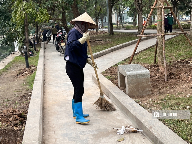 Sau phản &aacute;nh xuống cấp, c&ocirc;ng vi&ecirc;n hồ điều h&ograve;a Mai Dịch kho&aacute;c diện mạo mới- Ảnh 5.