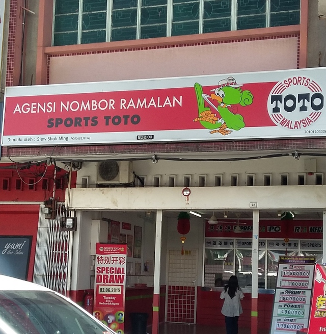 Mua xổ số cho vui, cụ b&agrave; 72 tuổi tr&uacute;ng độc đắc 266 tỷ đồng - Ảnh 1.