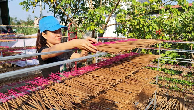 Hướng đi gi&uacute;p l&agrave;ng nghề &ldquo;thơm nức mũi&rdquo; thu về h&agrave;ng chục tỷ đồng mỗi năm- Ảnh 2.