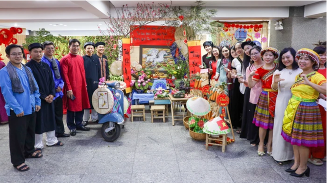 Một trường đại học g&acirc;y bất ngờ khi chi h&agrave;ng chục tỷ đồng thưởng Tết B&iacute;nh Ngọ 2026 - Ảnh 2.