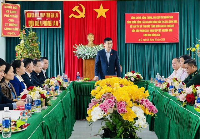 Ph&oacute; Chủ tịch Quốc hội thăm ch&uacute;c Tết c&aacute;n bộ, chiến sĩ Đồn Bi&ecirc;n ph&ograve;ng Ia O- Ảnh 2.