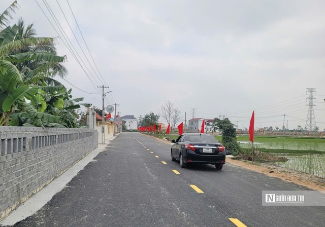 Gia đ&igrave;nh hoa hậu Đỗ Thị H&agrave; đ&oacute;ng g&oacute;p 2.6 tỷ l&agrave;m đường mới để người d&acirc;n đ&oacute;n Tết- Ảnh 2.