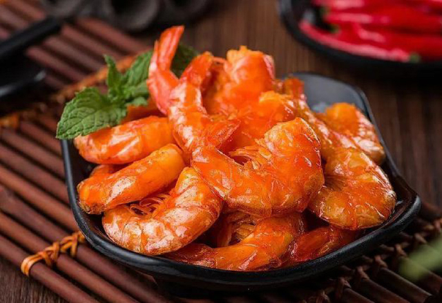 5 nh&oacute;m người kh&ocirc;ng n&ecirc;n ăn t&ocirc;m d&ugrave; th&iacute;ch đến mấy kẻo "rước bệnh v&agrave;o người" - Ảnh 1.