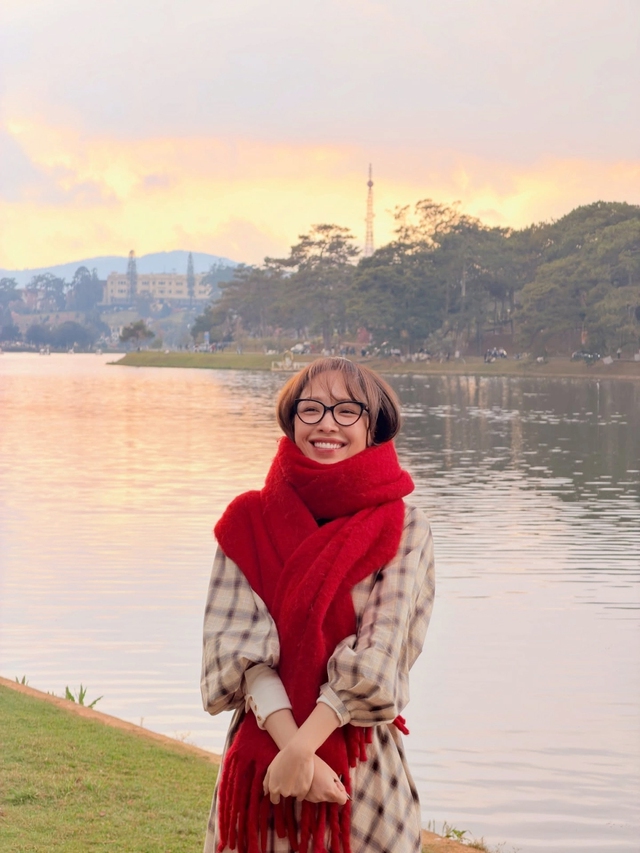 Ca sĩ T&oacute;c Ti&ecirc;n "đốn tim" người h&acirc;m mộ b&ecirc;n hoa mai anh đ&agrave;o - Ảnh 6.