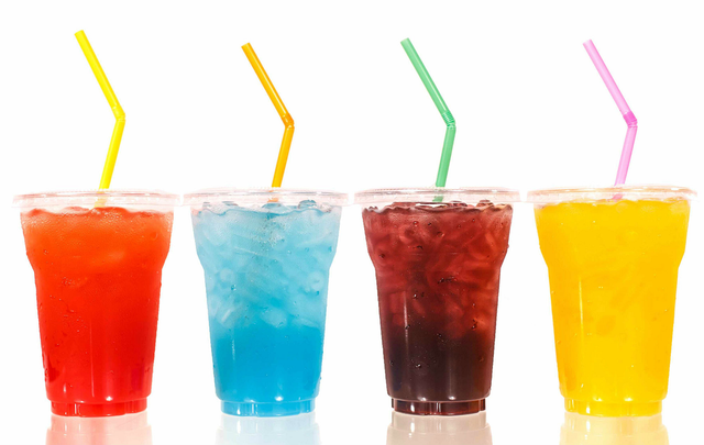 Người phụ nữ 38 tuổi tử vong bất ngờ v&igrave; ng&agrave;y n&agrave;o cũng uống thứ nước "vạn người m&ecirc;" - Ảnh 1.