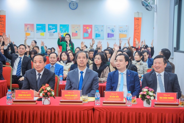 100% cử tri nhất tr&iacute; t&iacute;n nhiệm &ocirc;ng Trịnh Văn Quyết, Nguyễn Kim Sơn ứng cử ĐBQH- Ảnh 4.