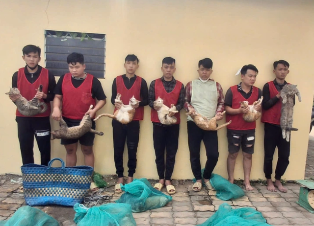 Lật tẩy h&agrave;nh vi bất ch&iacute;nh trong đ&ecirc;m muộn của nh&oacute;m thanh ni&ecirc;n trẻ tuổi- Ảnh 4.