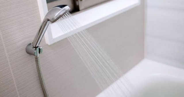 Người đ&agrave;n &ocirc;ng 53 tuổi tử vong v&igrave; m&ecirc; tắm theo c&aacute;ch "chẳng giống ai" sau khi đi chạy về- Ảnh 1.