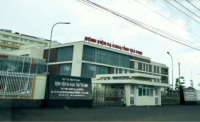 Vụ hộp b&aacute;nh ph&aacute;t nổ trong bệnh viện: H&eacute; lộ t&igrave;nh tiết mới từ camera an ninh- Ảnh 1.