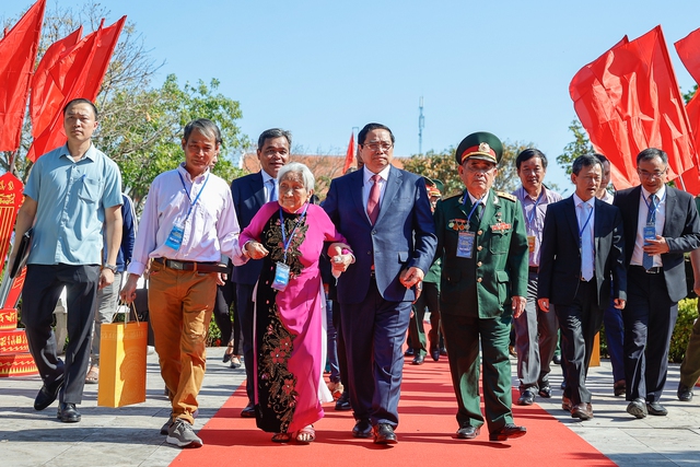 Thủ tướng Phạm Minh Ch&iacute;nh dự lễ kỷ niệm 120 năm ng&agrave;y sinh Thủ tướng Phạm Văn Đồng - Ảnh 2.