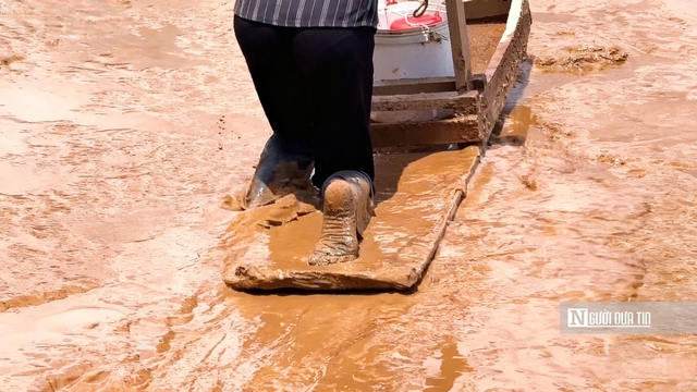 Độc đ&aacute;o nghề &ldquo;chạy mong&rdquo; tr&ecirc;n b&atilde;i bồi ven biển Mỏ &Oacute;- Ảnh 2.