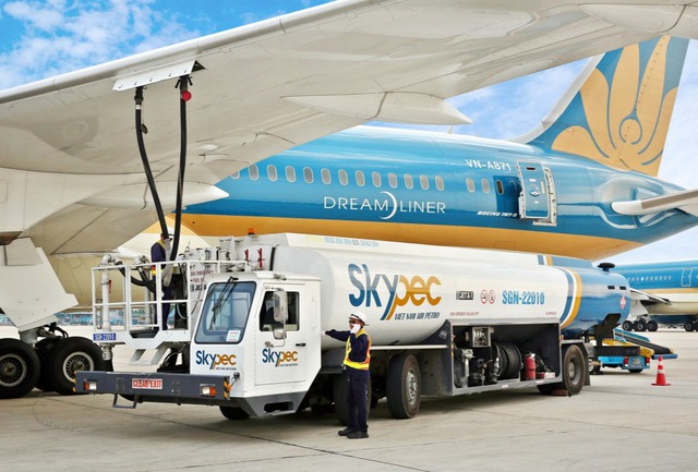 C&aacute;c h&atilde;ng bay mất th&ecirc;m h&agrave;ng ngh&igrave;n tỷ do biến động gi&aacute; nhi&ecirc;n liệu - Ảnh 2.