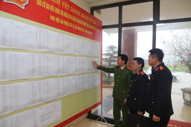 H&agrave; Tĩnh: Tuy&ecirc;n truyền tại từng buồng giam để cử tri &ldquo;đặc biệt&rdquo; thực hiện quyền bầu cử - Ảnh 1.