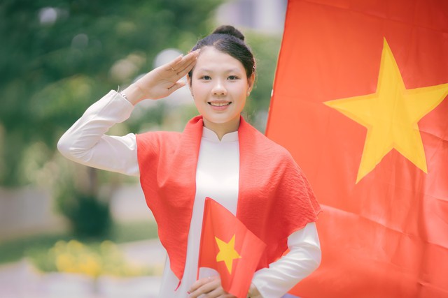 Cử tri trẻ Đắk Lắk h&aacute;o hức lần đầu bỏ phiếu với nhiều kỳ vọng thiết thực- Ảnh 2.