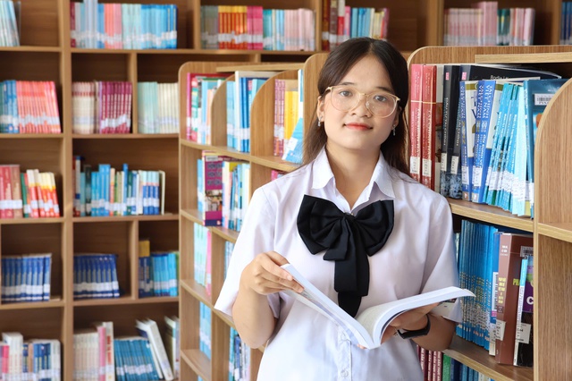 Cử tri trẻ Đắk Lắk h&aacute;o hức lần đầu bỏ phiếu với nhiều kỳ vọng thiết thực- Ảnh 3.