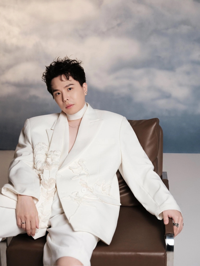 Hoa hậu Thanh Thuỷ lộ ảnh hẹn h&ograve;, gia thế bạn trai g&acirc;y bất ngờ - Ảnh 3.