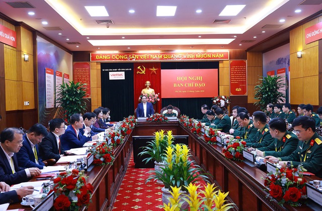 Thủ tướng chủ tr&igrave; cuộc l&agrave;m việc về ph&aacute;t triển c&ocirc;ng nghiệp quốc ph&ograve;ng - Ảnh 1.