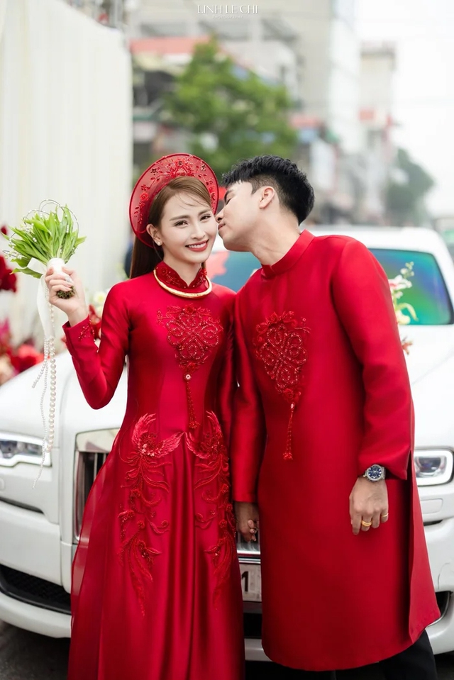 Rạp cưới quy m&ocirc; nhất nh&igrave; l&agrave;ng b&oacute;ng của cầu thủ Đức Huy v&agrave; nữ MC nổi tiếng showbiz  - Ảnh 7.